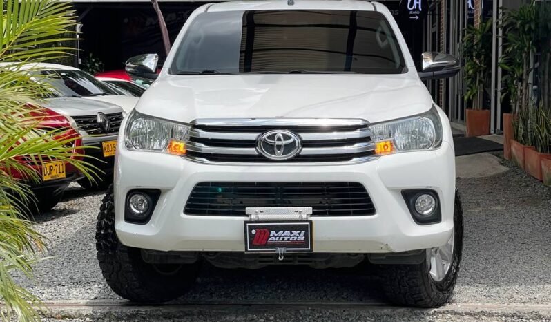 
								TOYOTA HILUX 2.8 DIESEL AT 4X4 full									