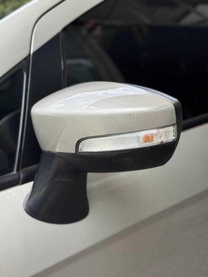 
								FORD ECOSPORT TITANIUM AT 4X2 full									