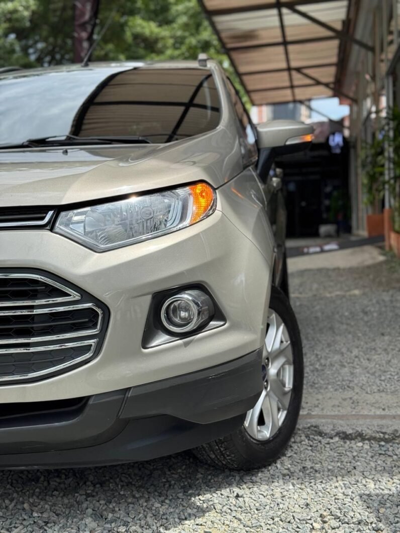 
								FORD ECOSPORT TITANIUM AT 4X2 full									