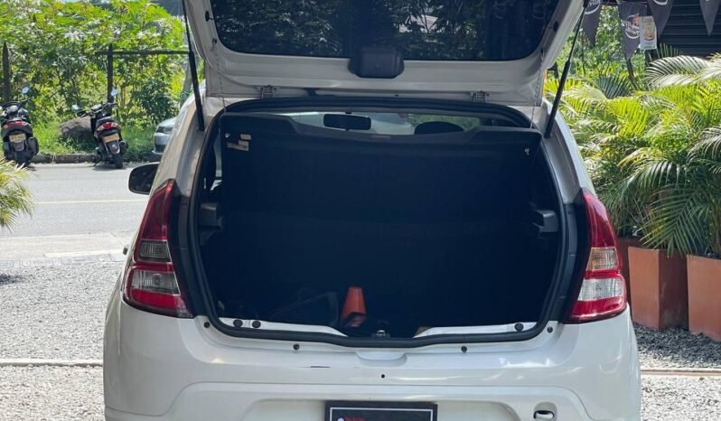 
								RENAULT SANDERO AUTENTHI full									