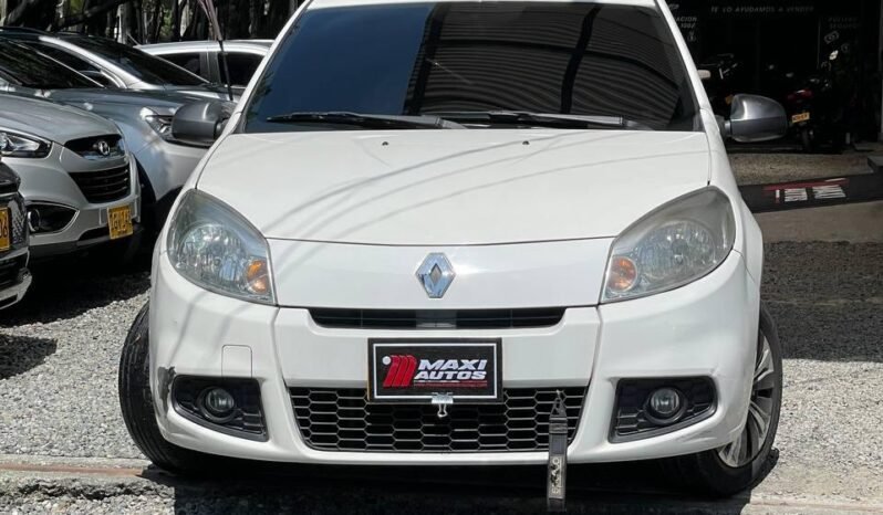 
								RENAULT SANDERO AUTENTHI full									