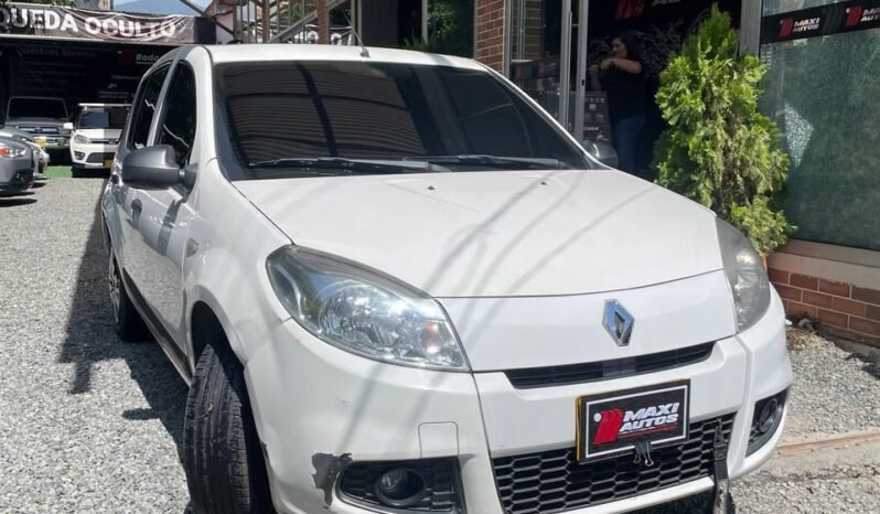 
								RENAULT SANDERO AUTENTHI full									