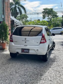 
										RENAULT SANDERO AUTENTHI full									