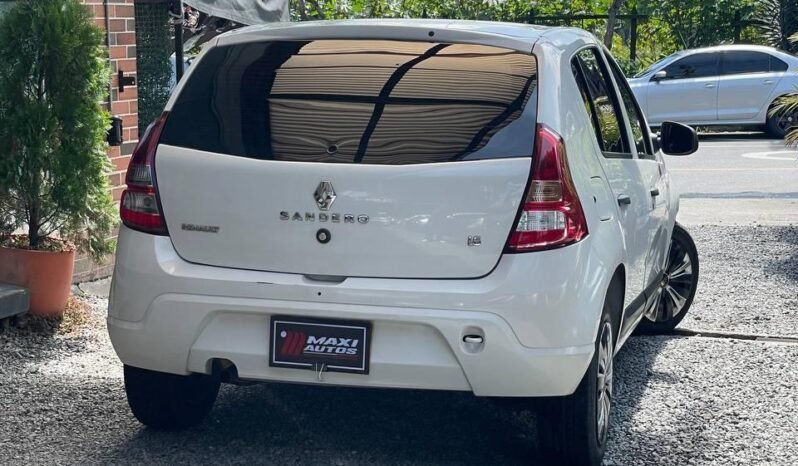 
								RENAULT SANDERO AUTENTHI full									
