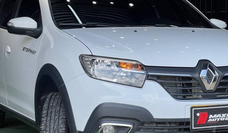 
								RENAULT STEPWAY INTENS AT full									