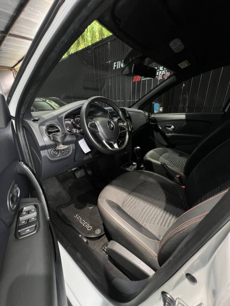 
								RENAULT STEPWAY INTENS AT full									