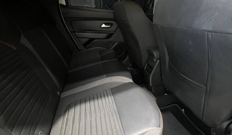 
								RENAULT DUSTER AT CVT ICONIC 1.3T 4×2 full									