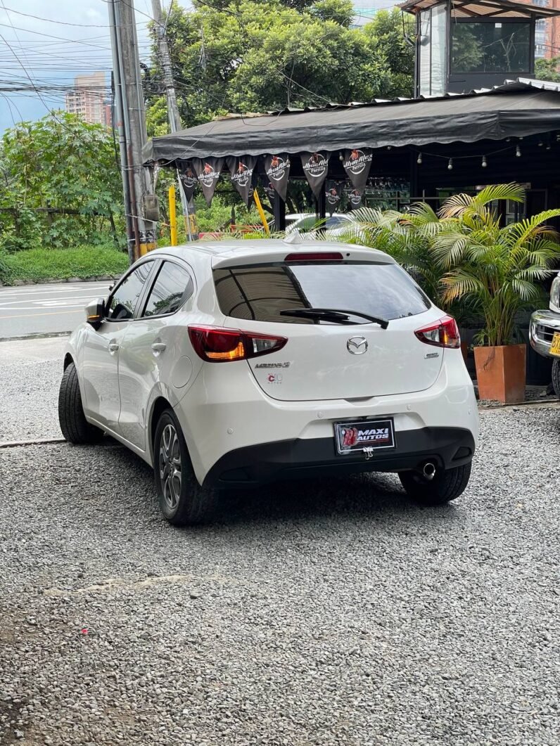 
								MAZDA 2 GRAND TOURING LX 1.5 AT full									