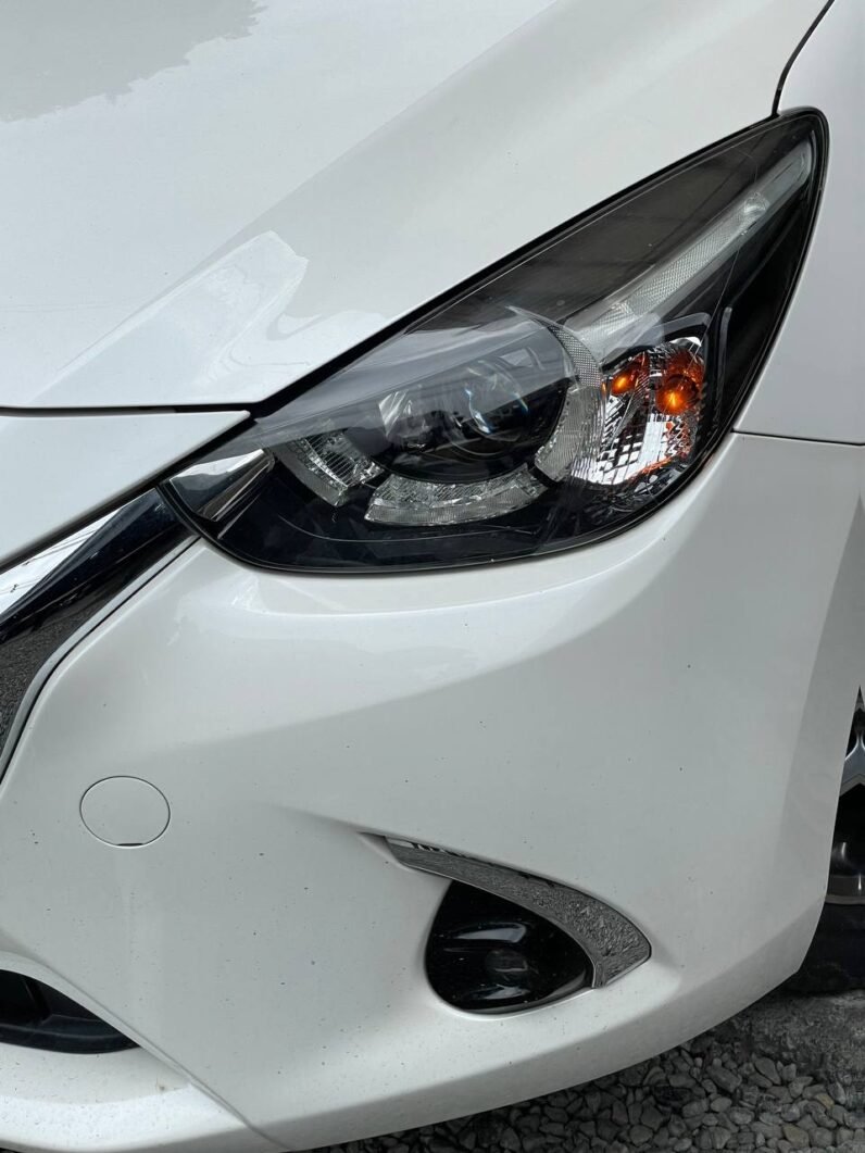 
								MAZDA 2 GRAND TOURING LX 1.5 AT full									