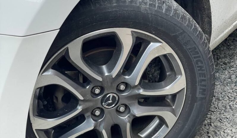 
								MAZDA 2 GRAND TOURING LX 1.5 AT full									