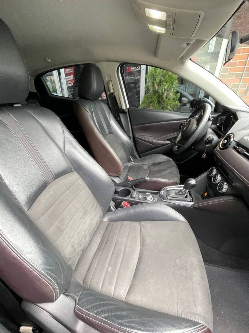 
								MAZDA 2 GRAND TOURING LX 1.5 AT full									