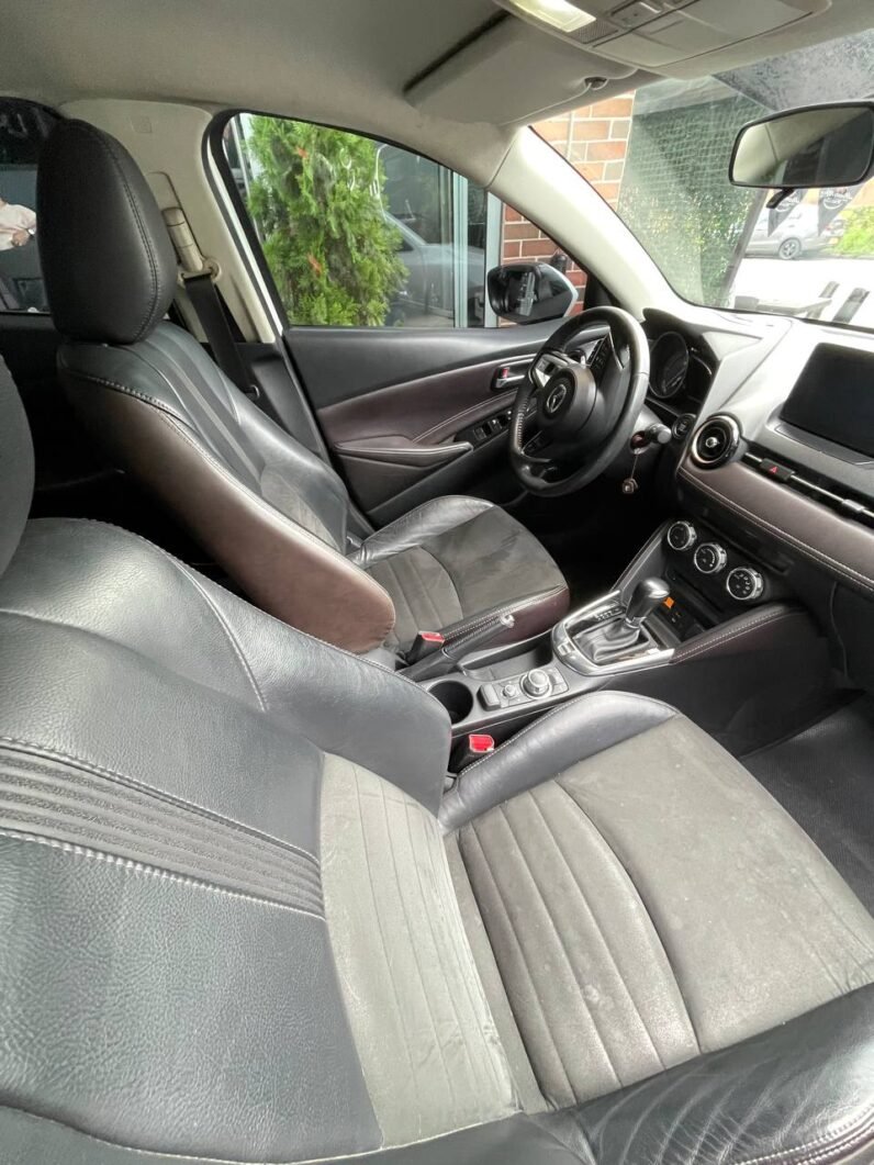 
								MAZDA 2 GRAND TOURING LX 1.5 AT full									