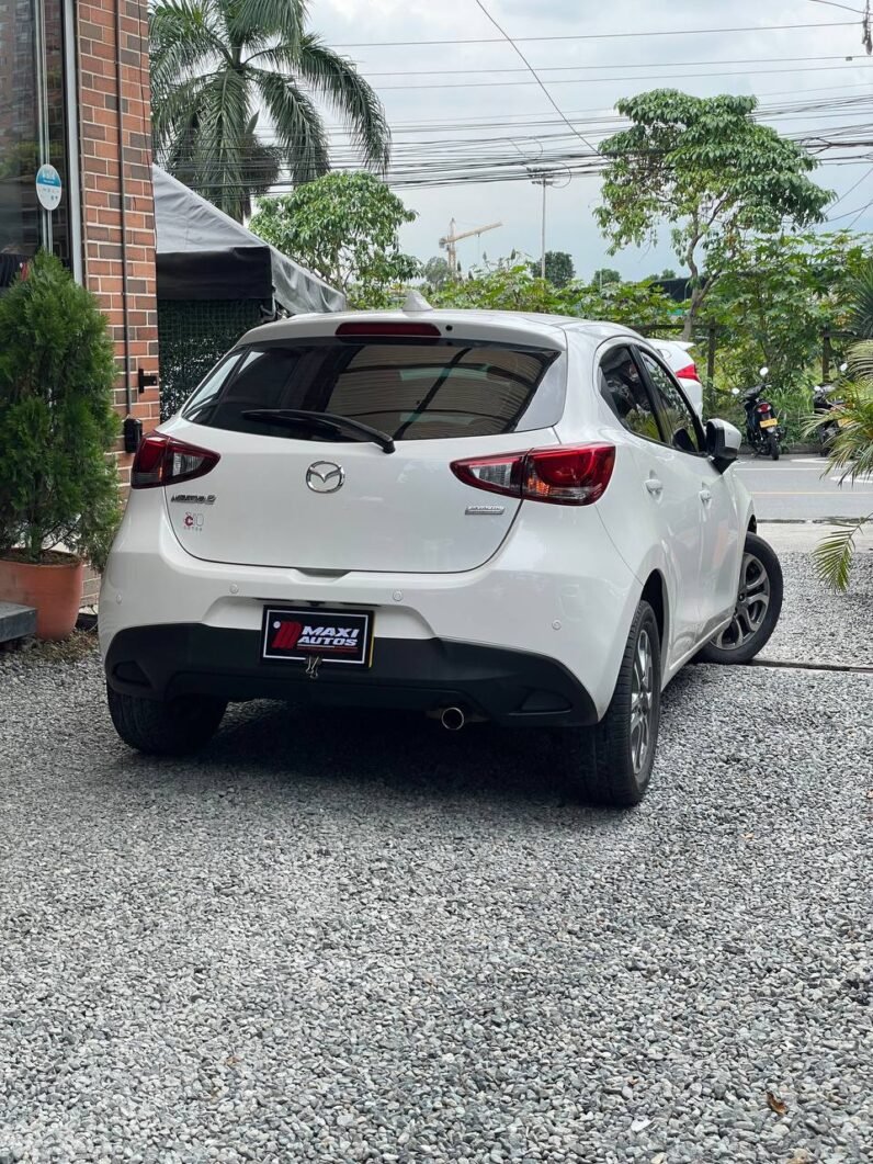
								MAZDA 2 GRAND TOURING LX 1.5 AT full									