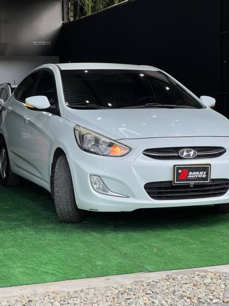 
								HYUNDAI ACCENT PREMIUM 1.6 MT SD full									