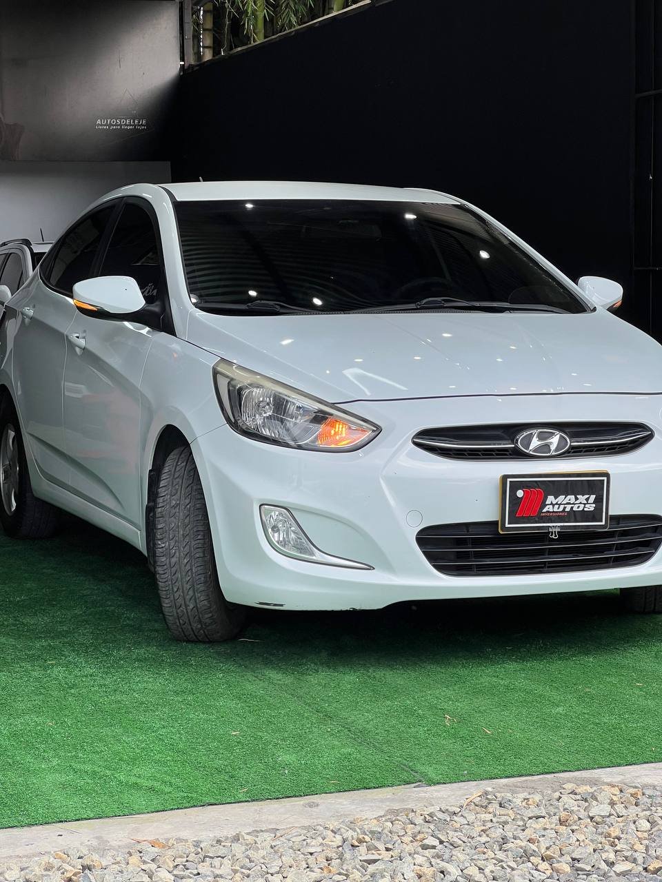 HYUNDAI ACCENT PREMIUM 1.6 MT SD