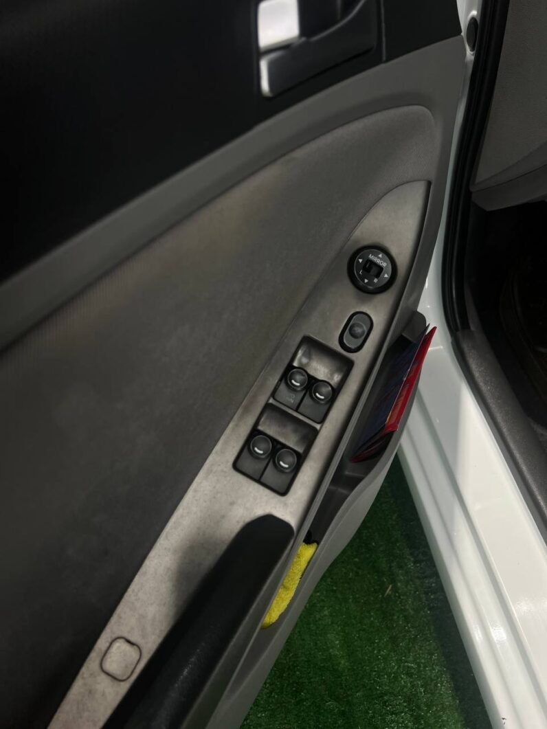 
								HYUNDAI ACCENT PREMIUM 1.6 MT SD full									