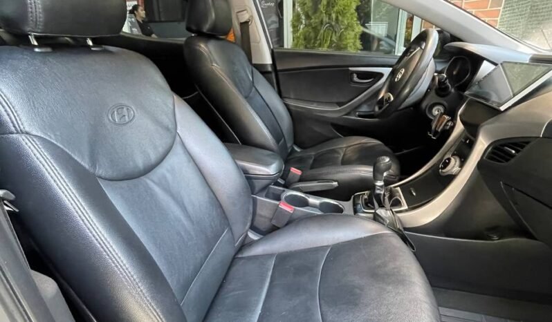 
								HYUNDAI ELANTRA GLS 1.8 SD MT full									