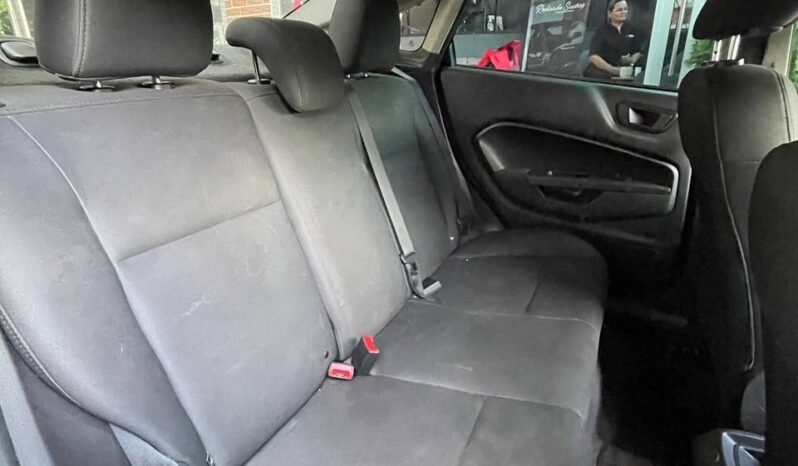 
								FORD FIESTA SE MT 1.6 SD full									