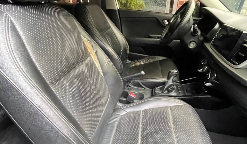 
								KIA RIO VIBRANT MT 1.4 full									