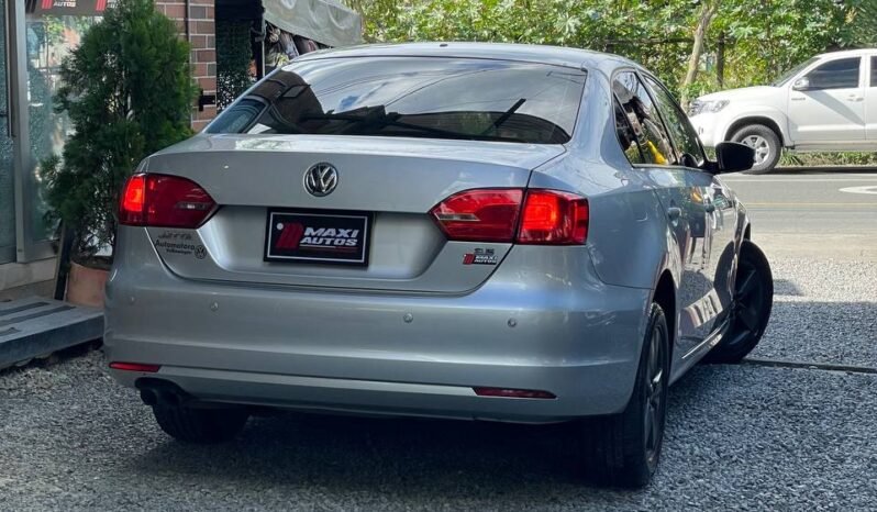 
								VOLKSWAGEN NEW JETTA CONFORTLINE 2.5L AT full									