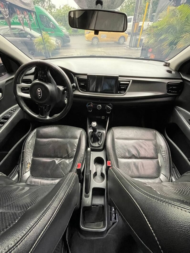 
								KIA RIO VIBRANT MT 1.4 full									