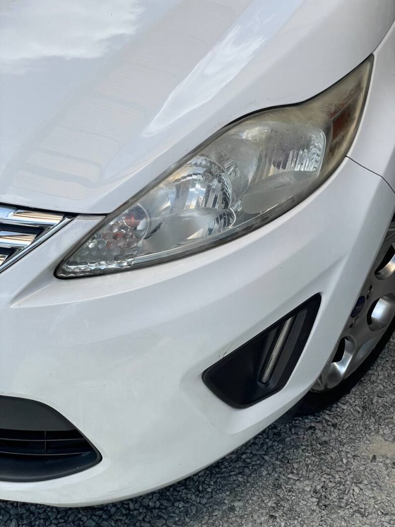 
								FORD FIESTA SE MT  SPORTBACK 1.6 full									