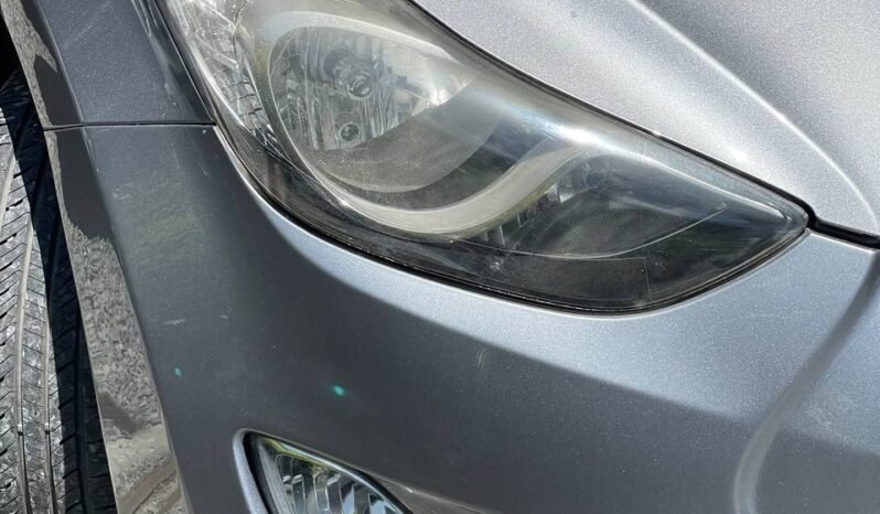 
								HYUNDAI ELANTRA GLS 1.8 SD MT full									