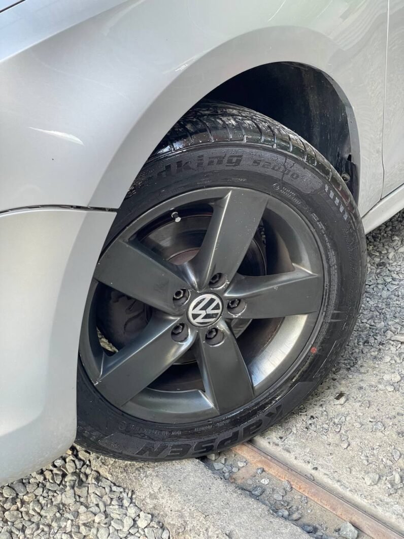 
								VOLKSWAGEN NEW JETTA CONFORTLINE 2.5L AT full									
