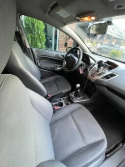 
										FORD FIESTA SE MT 1.6 SD full									