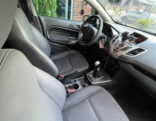 
								FORD FIESTA SE MT 1.6 SD full									