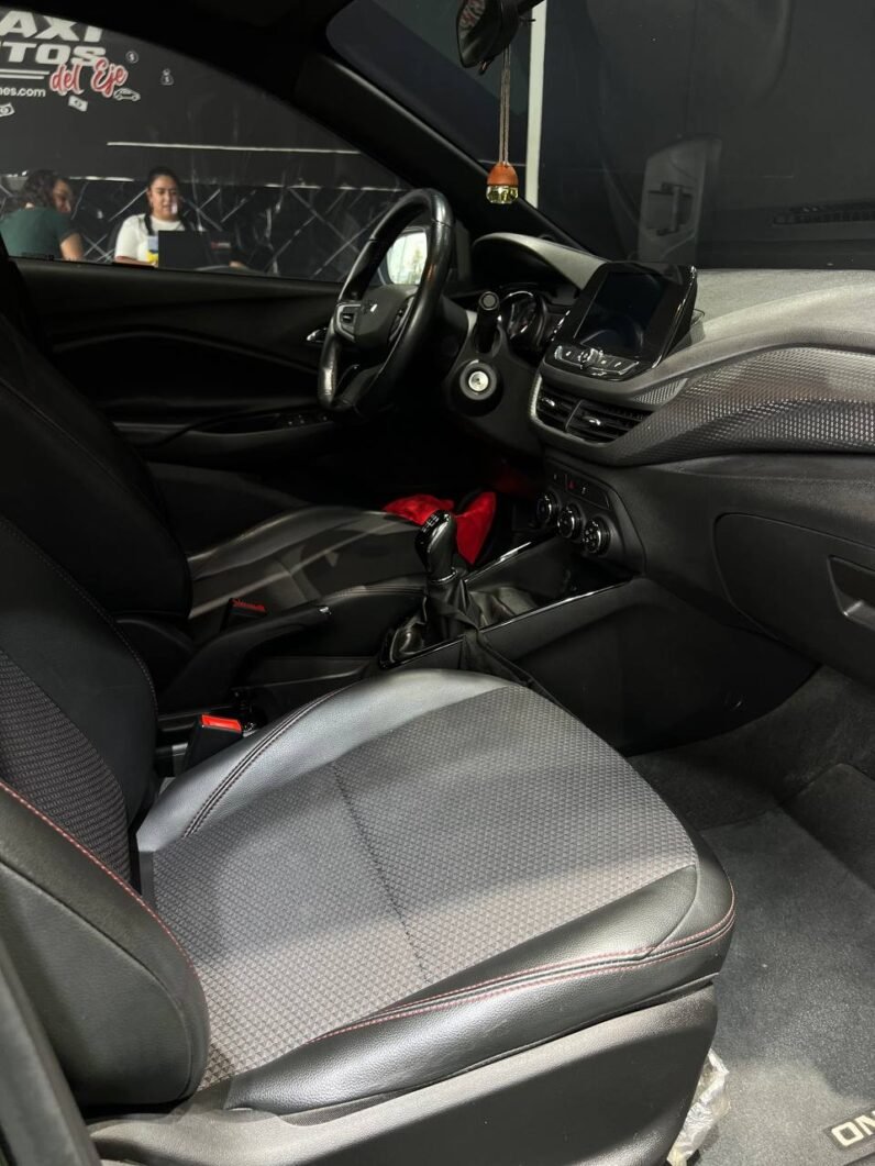 
								CHEVROLET ONIX RS MT HB full									