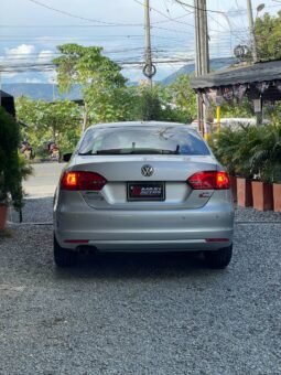 
										VOLKSWAGEN NEW JETTA CONFORTLINE 2.5L AT full									