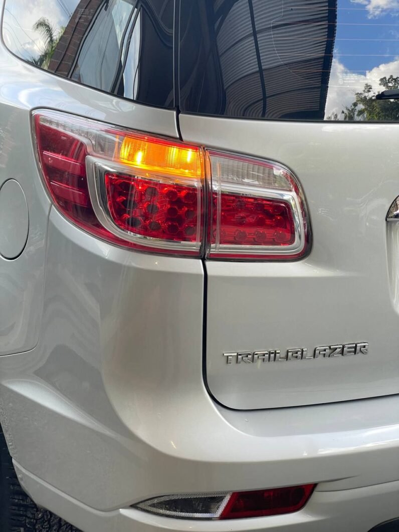 
								CHEVROLET TRAIL BLAZER PREMIUM V6 GSL full									