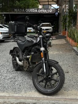 HUSQVARNA SVARTPILEN 200 MT