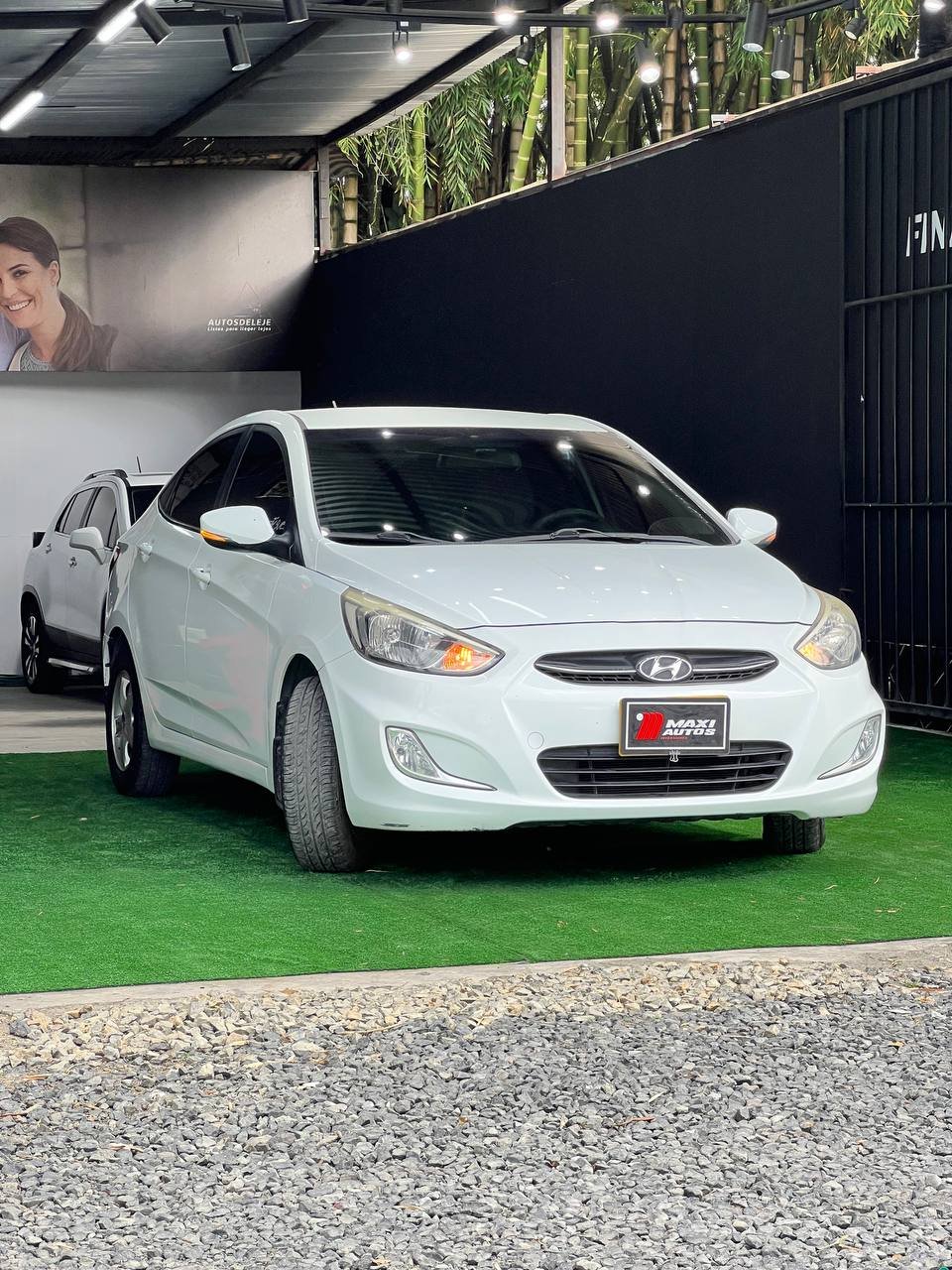 HYUNDAI ACCENT PREMIUM 1.6 MT SD