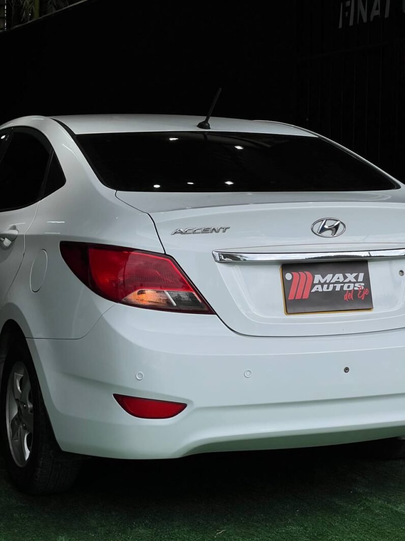 
								HYUNDAI ACCENT PREMIUM 1.6 MT SD full									
