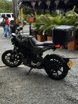 HUSQVARNA SVARTPILEN 200 MT