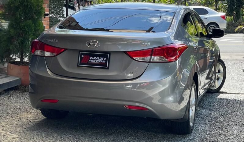 
								HYUNDAI ELANTRA GLS 1.8 SD MT full									