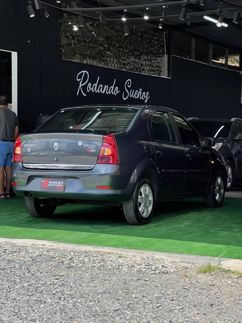 
								RENAULT LOGAN DYNAMIQUE 1.6 full									
