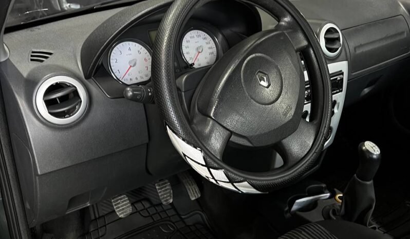 
								RENAULT LOGAN DYNAMIQUE 1.6 full									