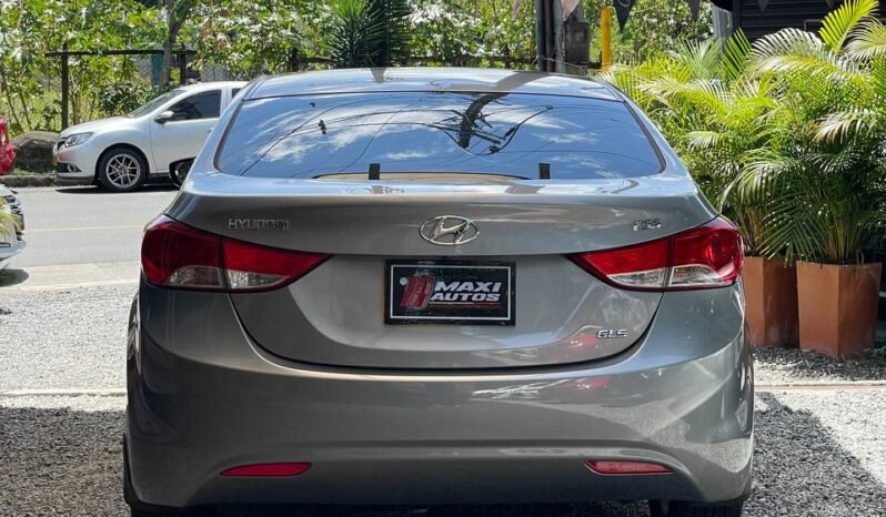 
								HYUNDAI ELANTRA GLS 1.8 SD MT full									