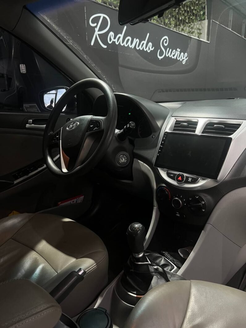 
								HYUNDAI ACCENT PREMIUM 1.6 MT SD full									