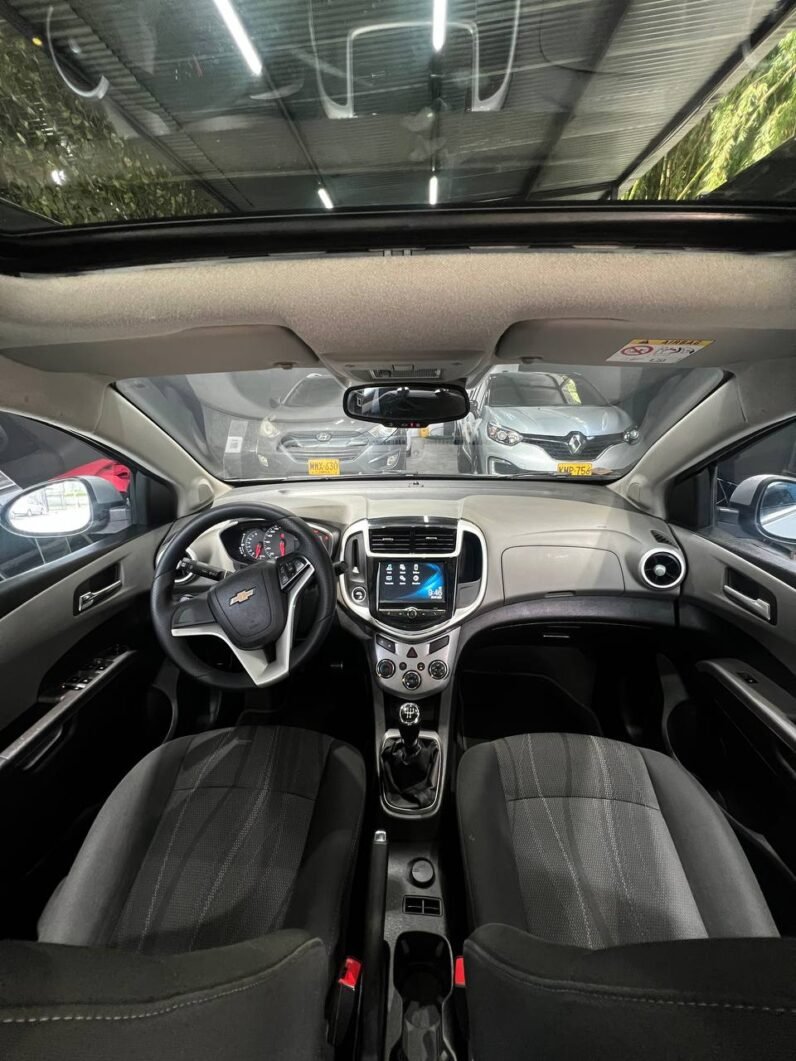 
								CHEVROLET SONIC LT SEDAN 1.6 MT full									