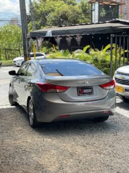 
										HYUNDAI ELANTRA GLS 1.8 SD MT full									