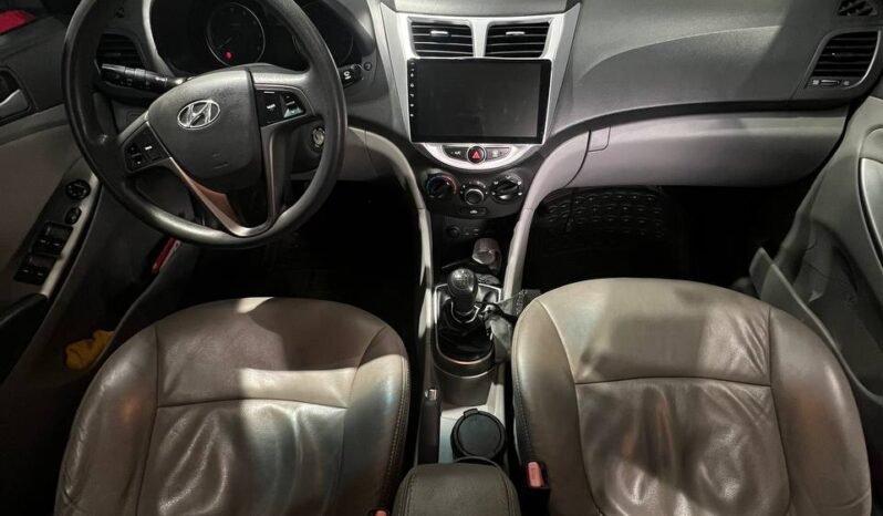
								HYUNDAI ACCENT PREMIUM 1.6 MT SD full									