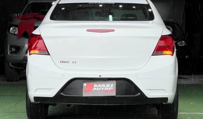 
								CHEVROLET ONIX LT 1.4 MT full									