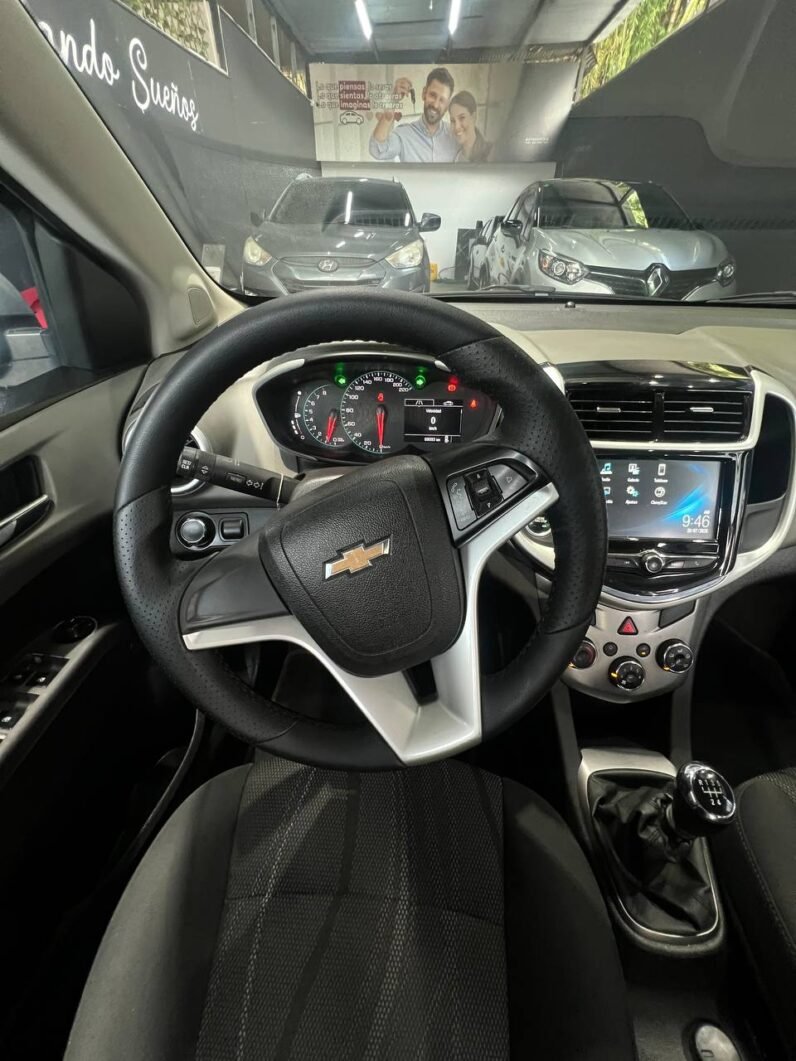 
								CHEVROLET SONIC LT SEDAN 1.6 MT full									