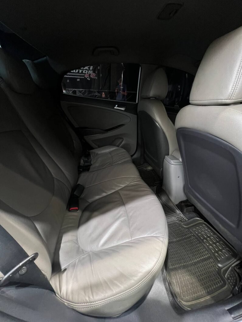 
								HYUNDAI ACCENT PREMIUM 1.6 MT SD full									