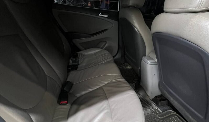 
								HYUNDAI ACCENT PREMIUM 1.6 MT SD full									