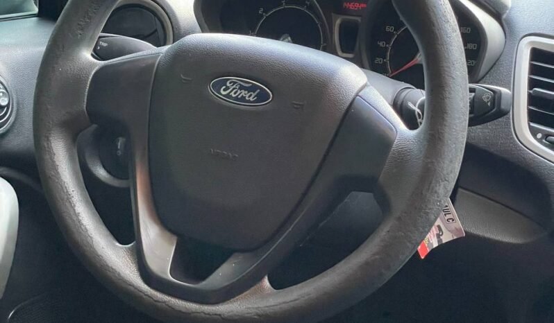 
								FORD FIESTA SE MT 1.6 SD full									